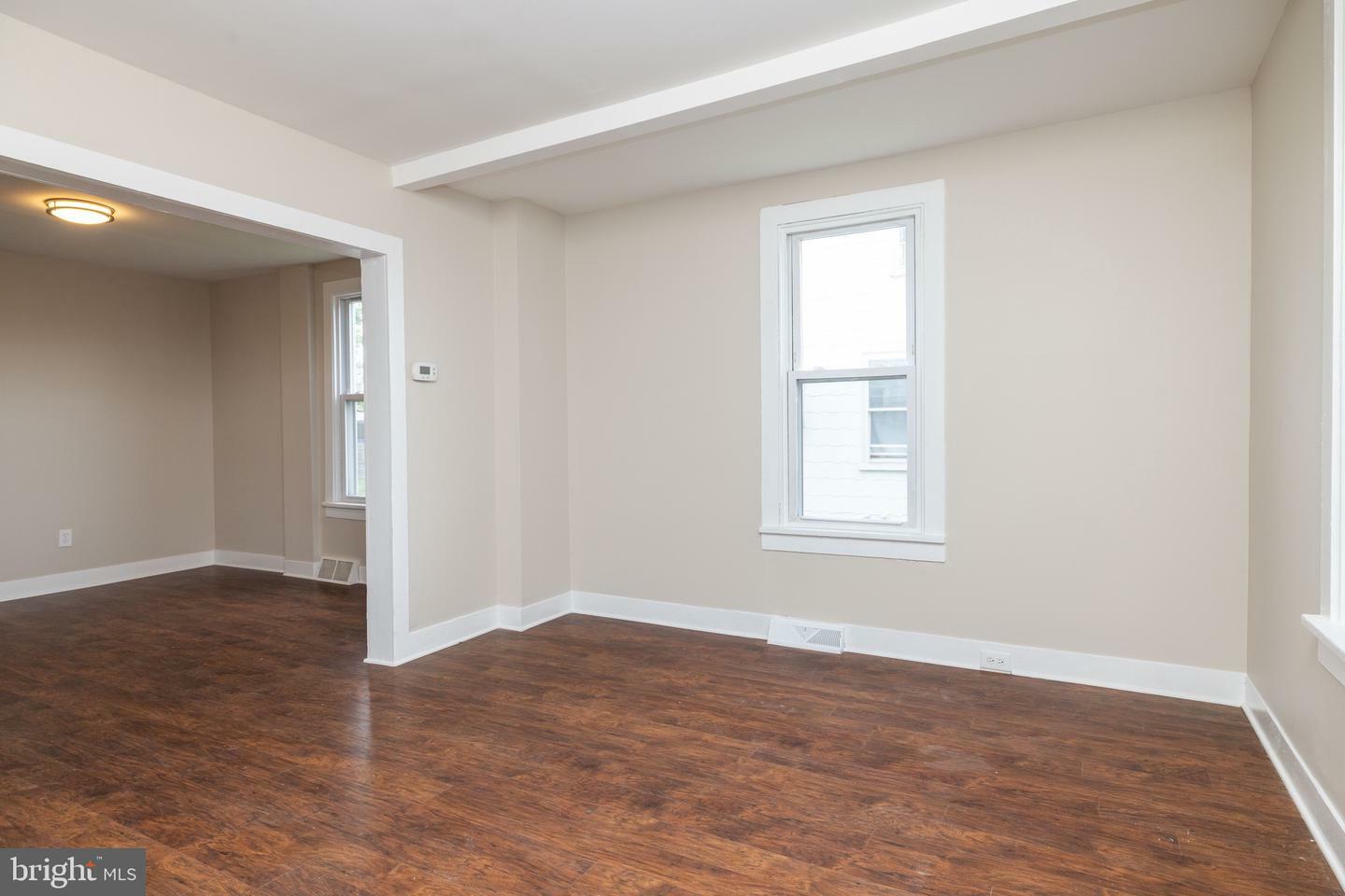 Property Photo: 324 W Main Street MD 21921