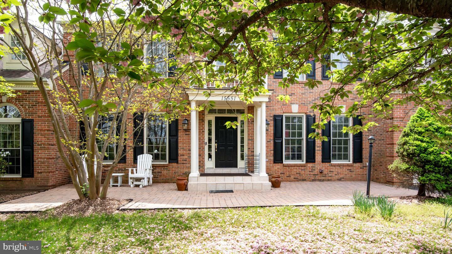 Property Photo: 15551 Smithfield Place VA 20120