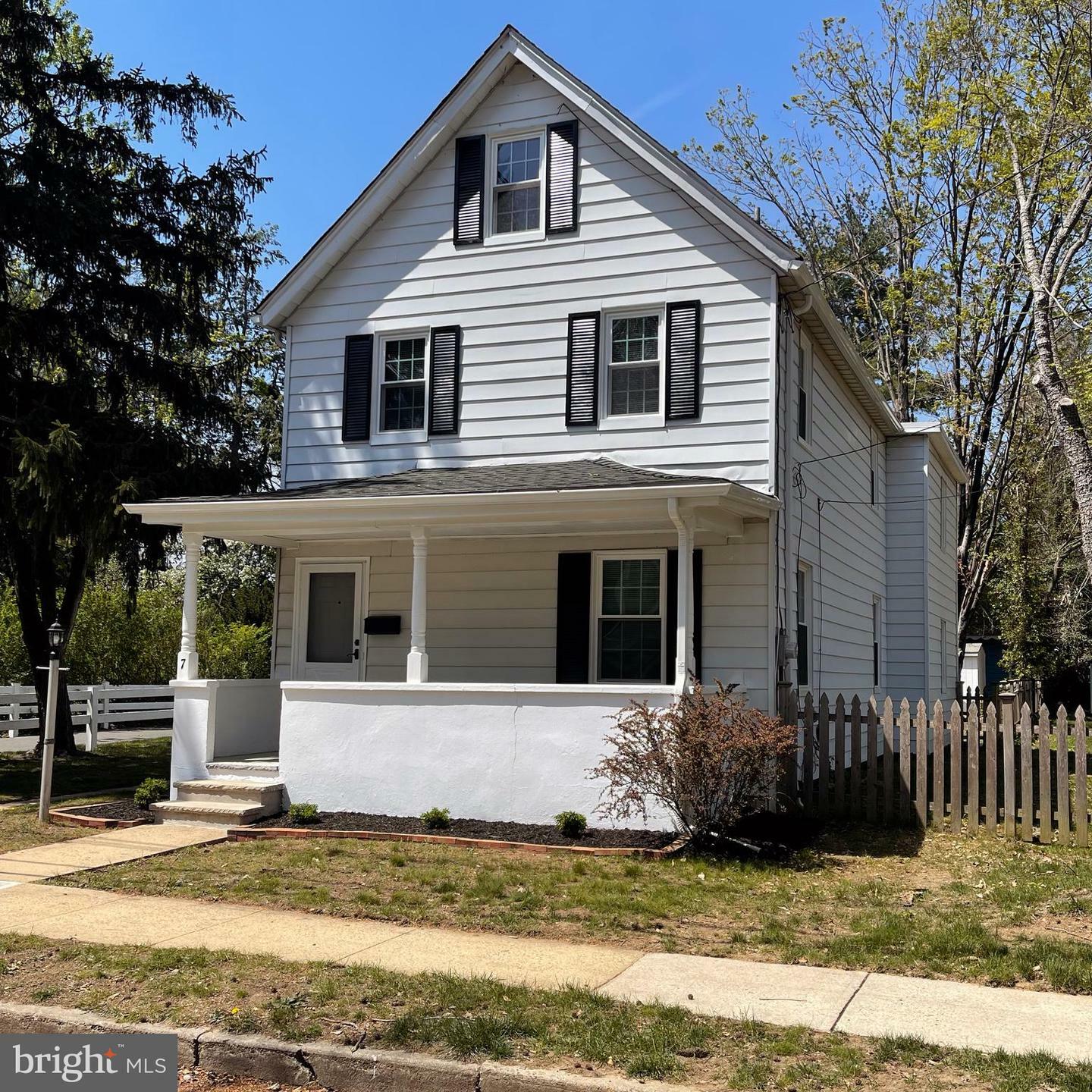 7 Maplewood Avenue  Cranbury NJ 08512 photo