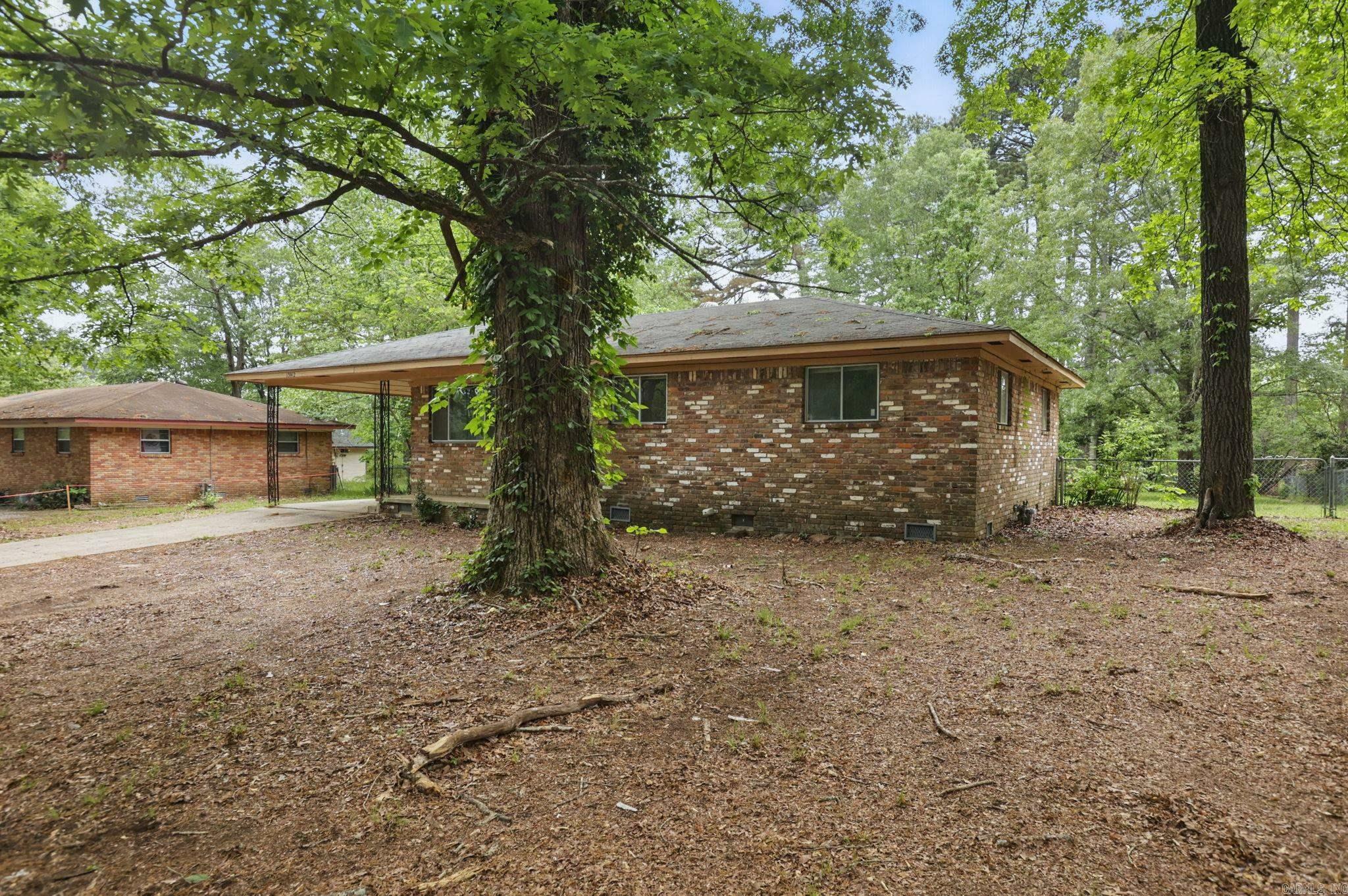 Property Photo: 13912 Sardis Road AR 72103