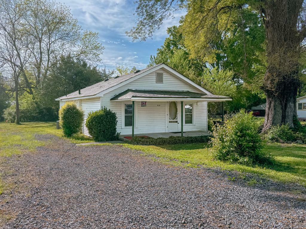 Property Photo: 919 Avenue F GA 30721