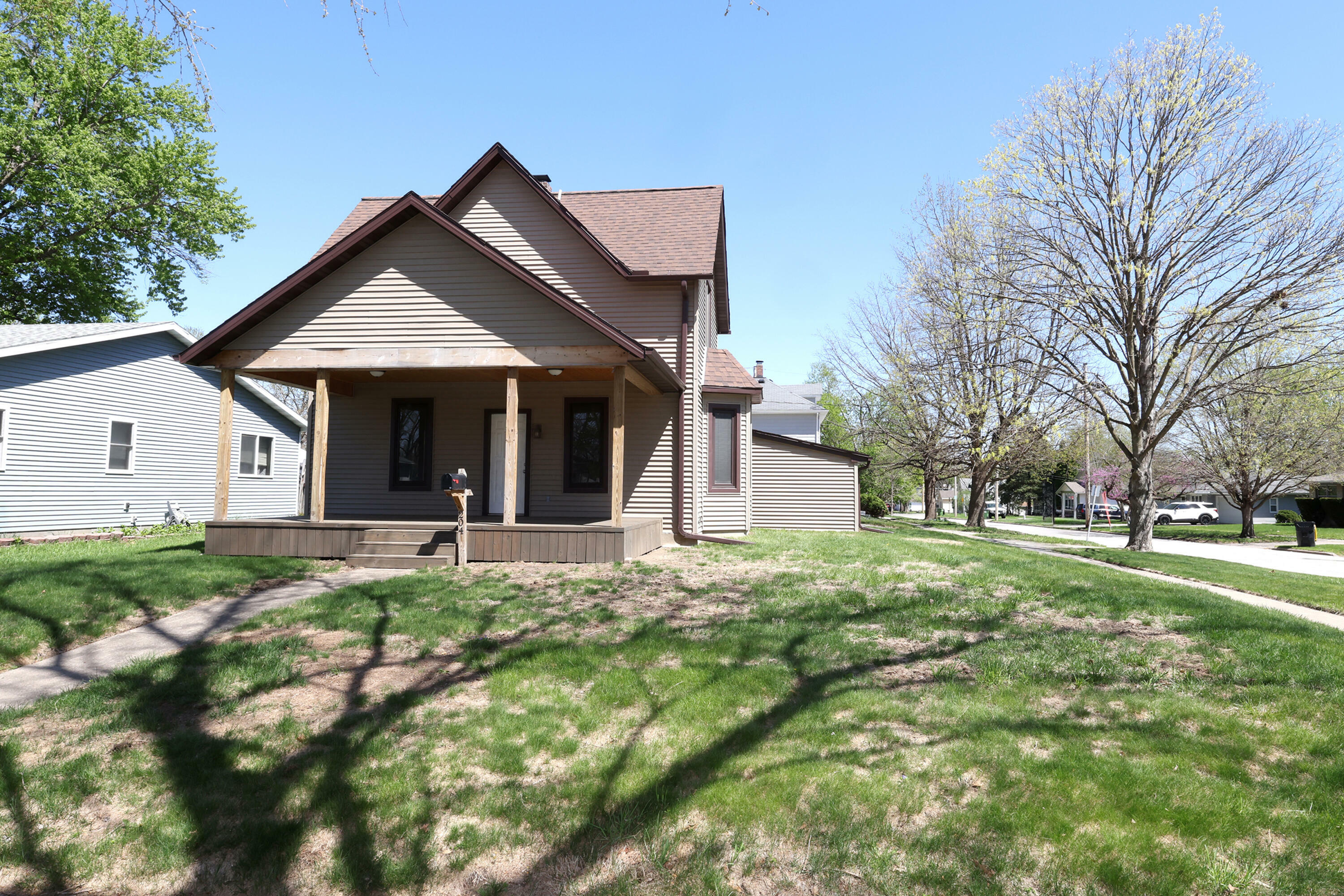 Property Photo: 204 Monona Street IA 50036
