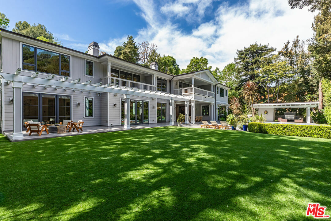 Property Photo: 1000 N Norman Pl CA 90049