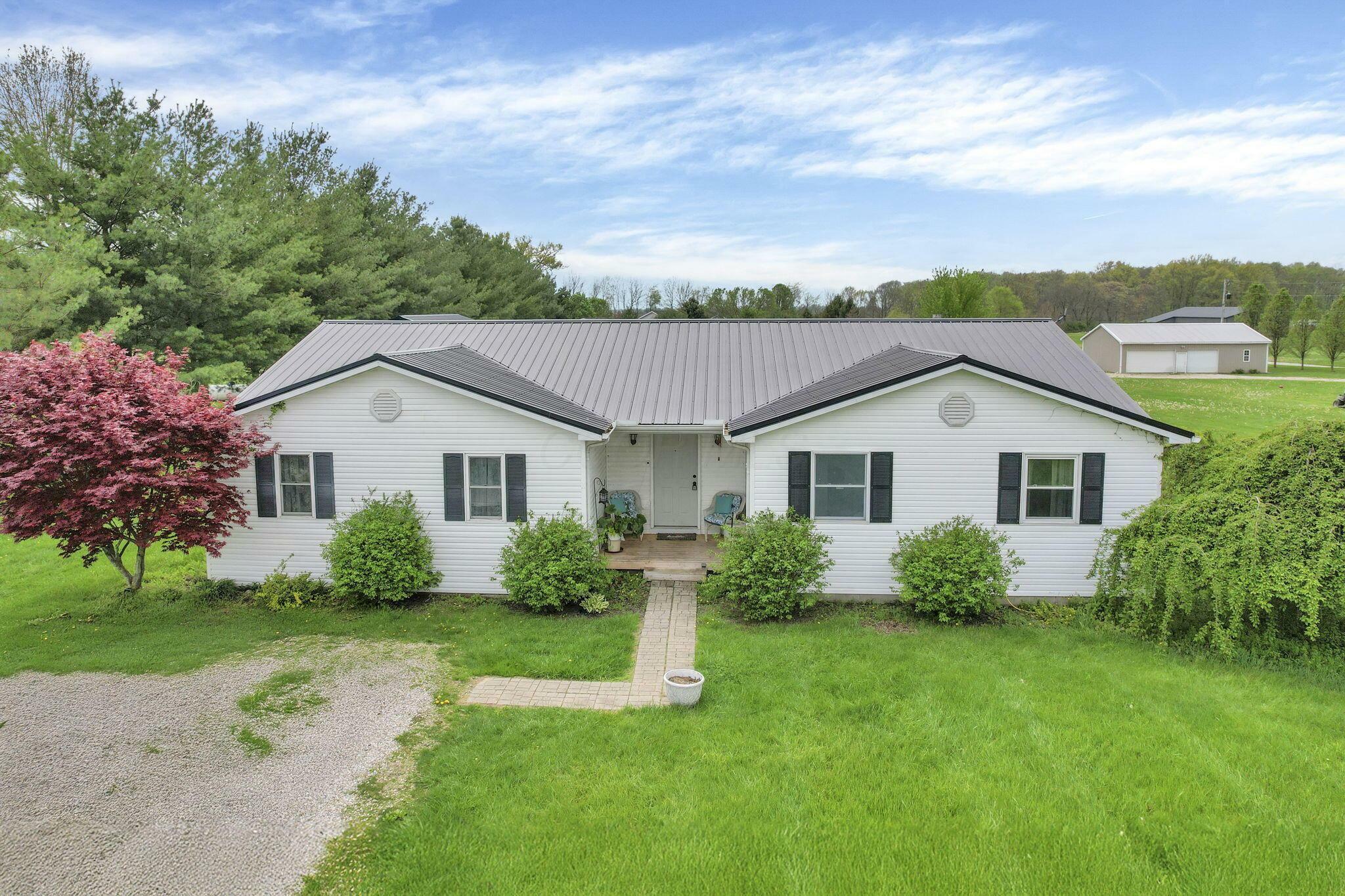 Property Photo: 11561 Murlette SW Road OH 43154