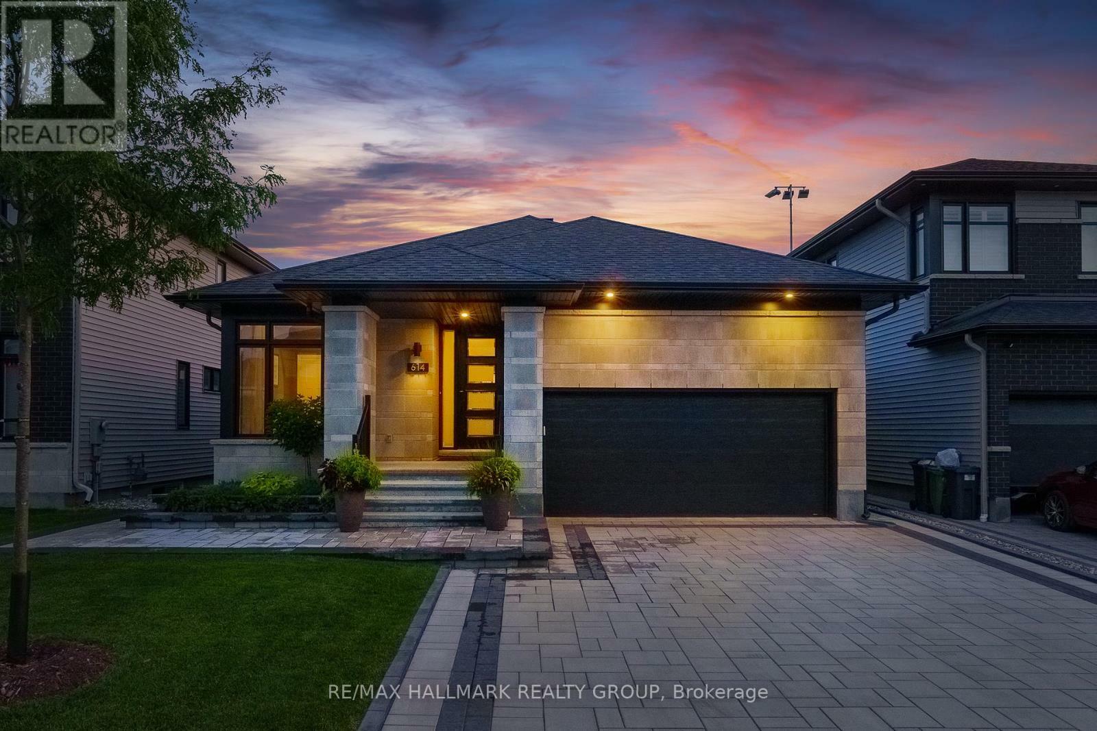 Property Photo: 614 Gendarme Circle ON K1W 0R1