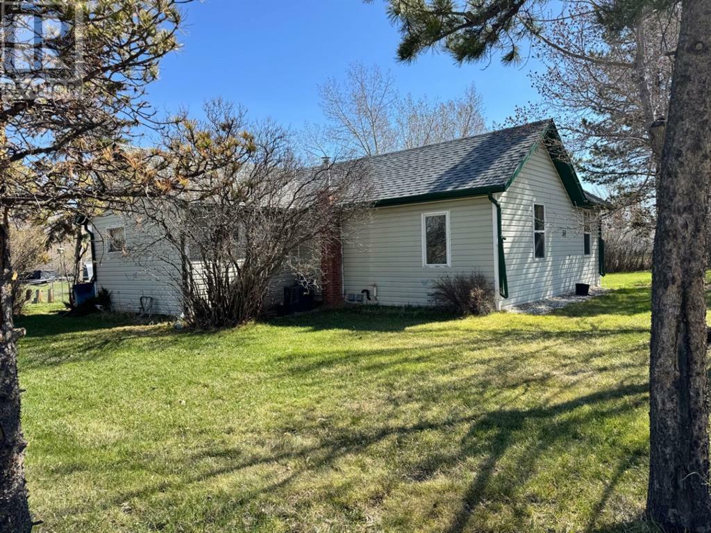 Property Photo: 38 Hunter Drive AB T0J 2V0