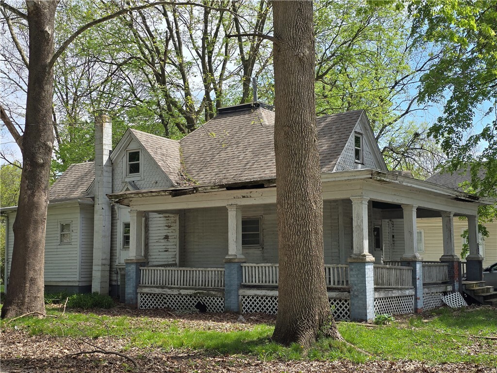 Property Photo: 202 S College Street IL 62513