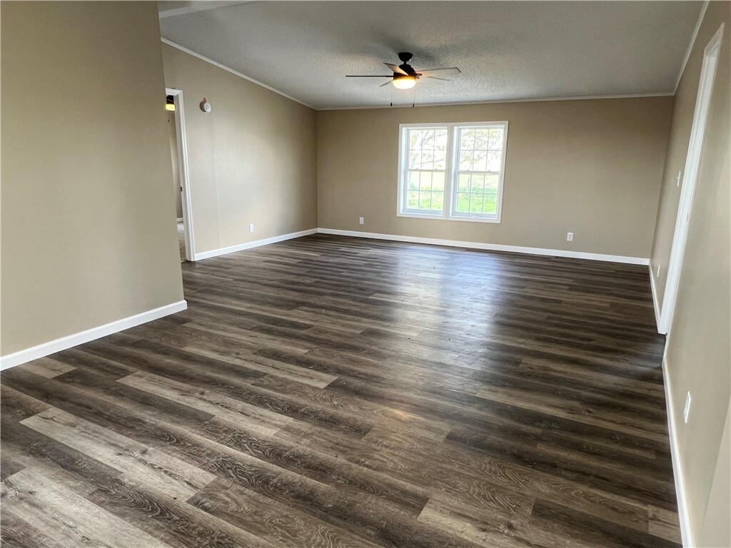Property Photo: 629 N State Highway 128 IL 62438