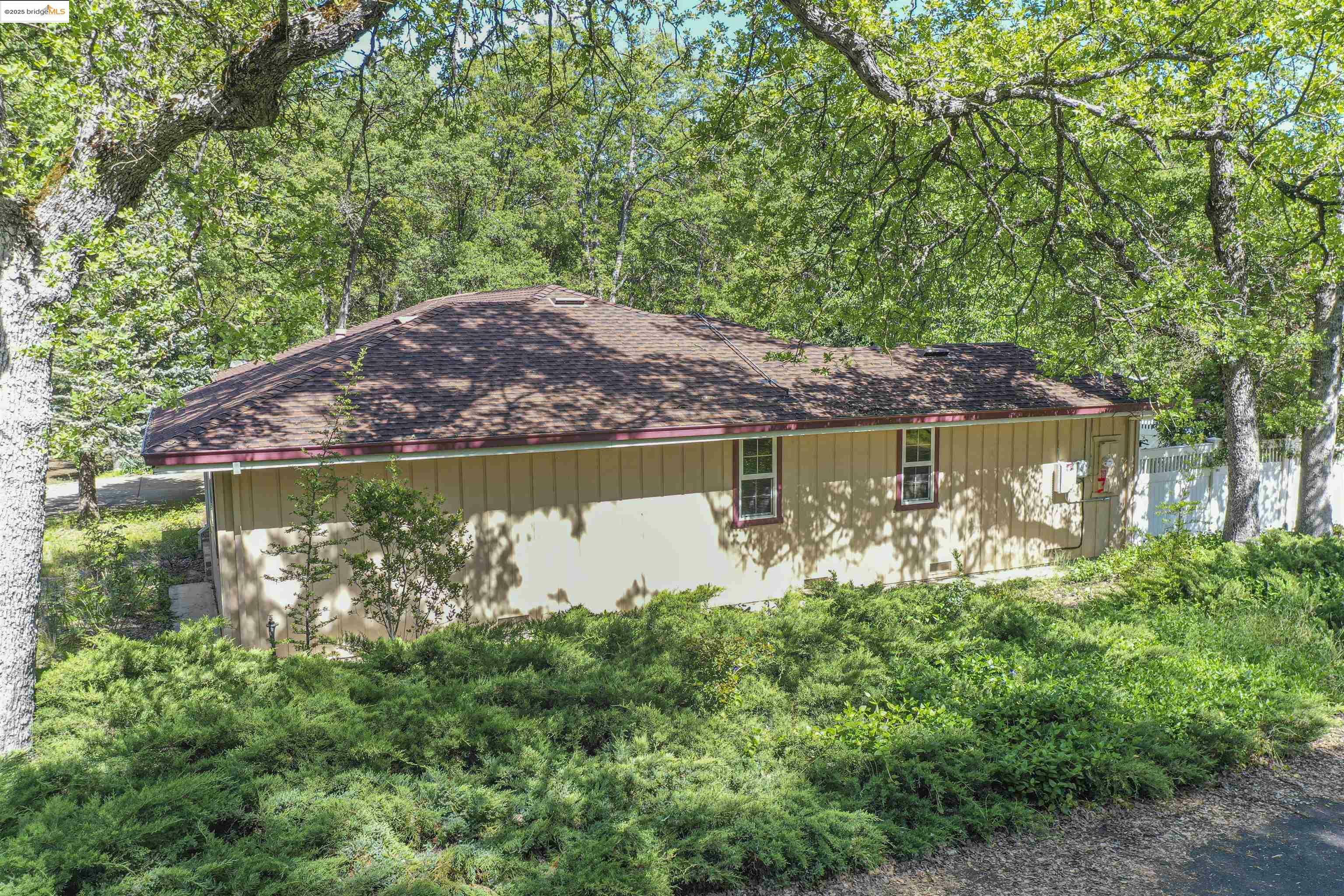 Property Photo: 20668 Lower Hillview Dr CA 95370