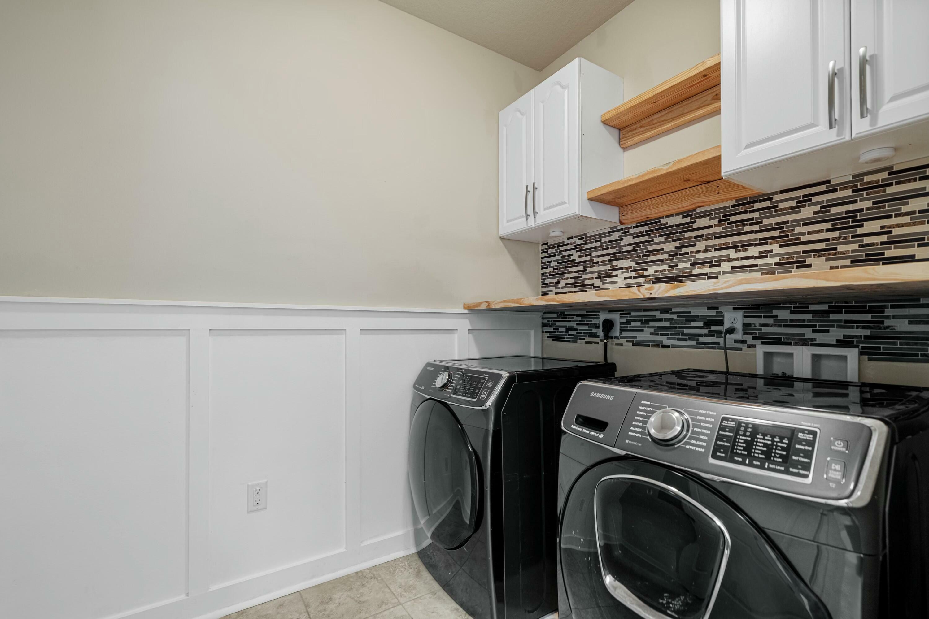 Property Photo: 4434 Mirada Way FL 32539