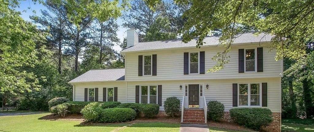 Property Photo: 411 Woodstone West Drive GA 30068