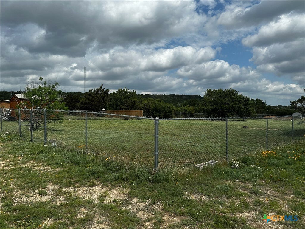 Property Photo: 230 Julia Drive TX 76522