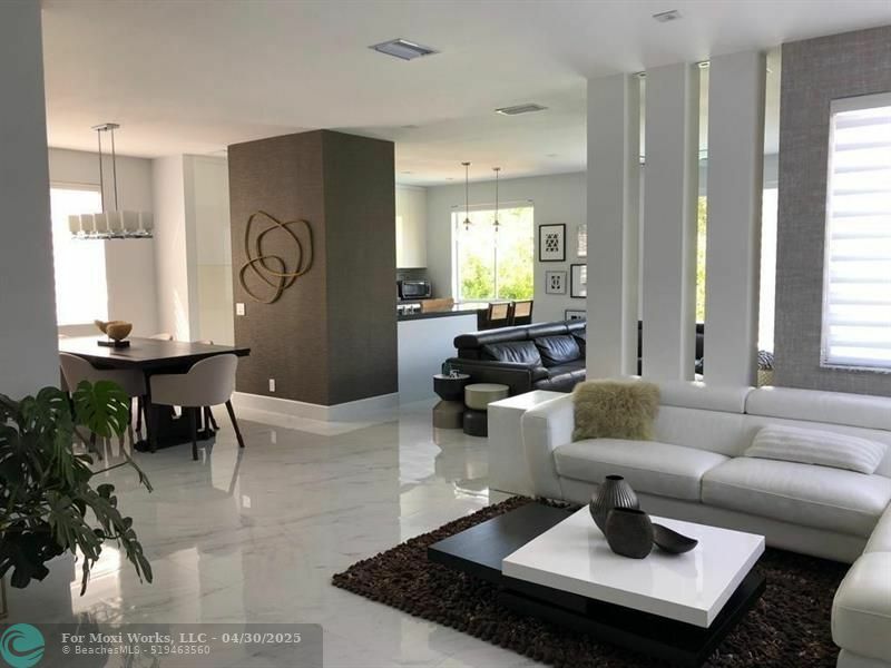 Property Photo: 4360 Dogwood Cir FL 33331