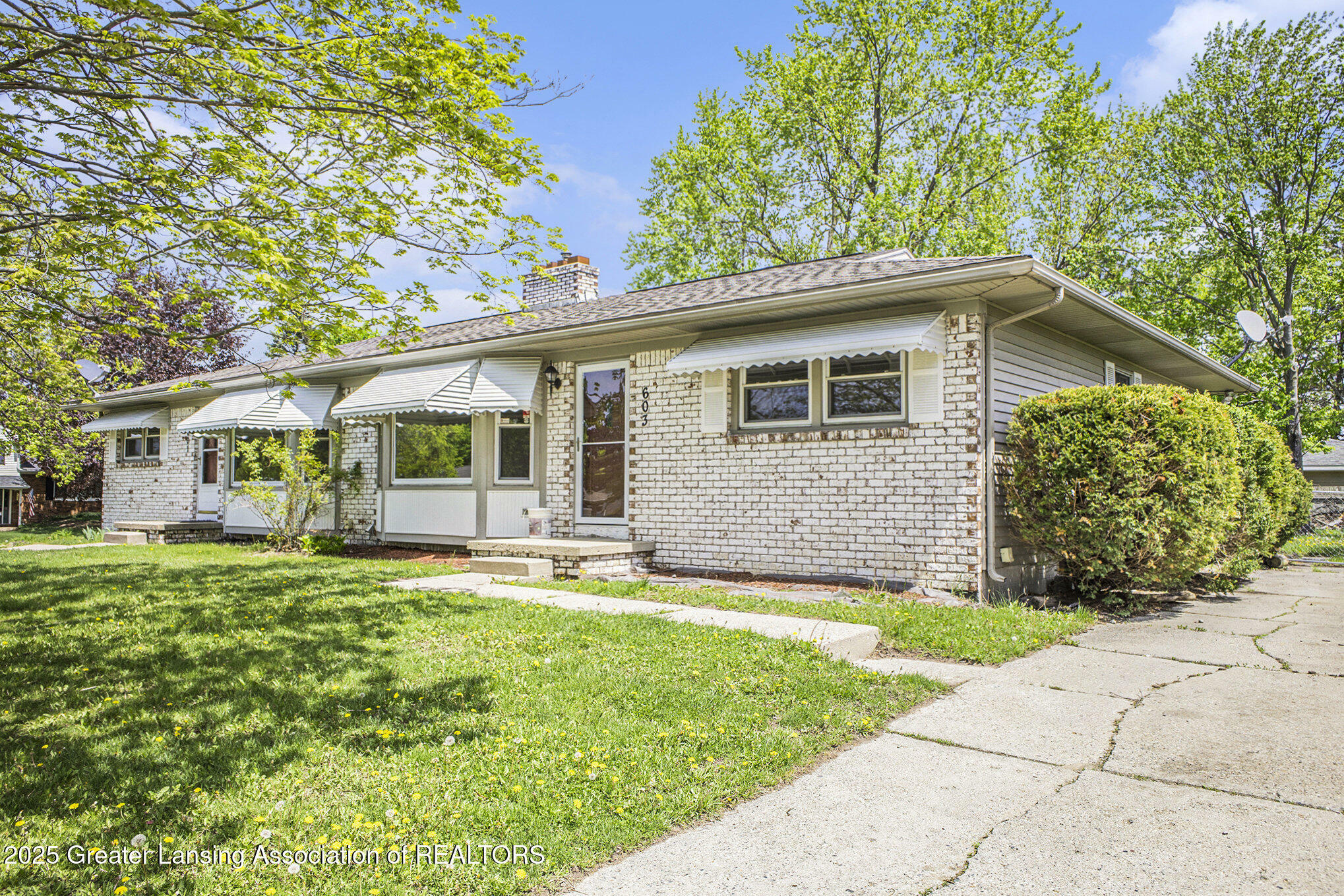 Property Photo: 601/603 Farmstead Lane MI 48917