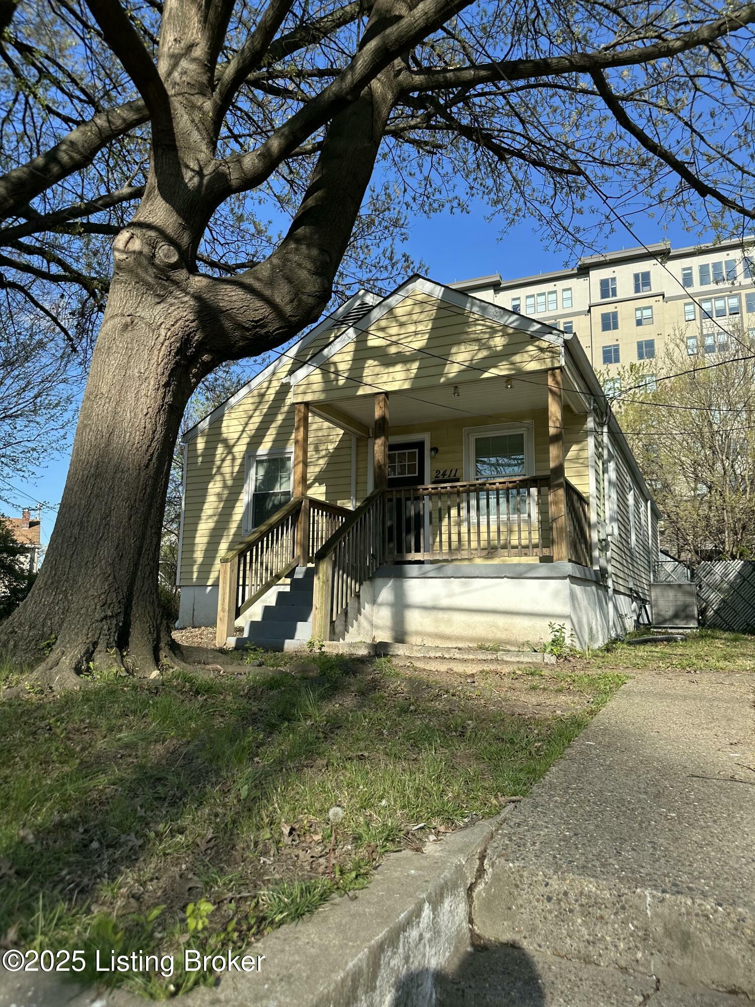 Property Photo: 2411 S 5th St KY 40208