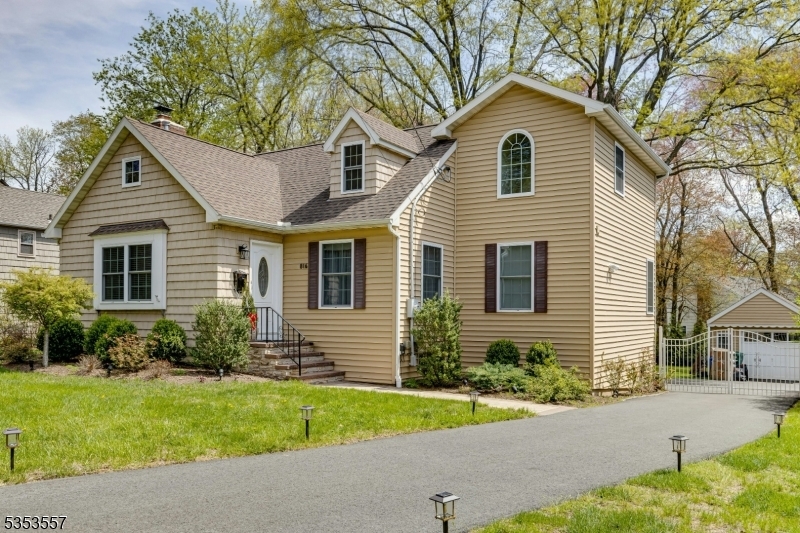 Property Photo: 816 E Broad St NJ 07090
