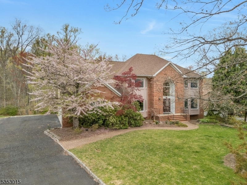 Property Photo: 26 Mc Dowell Ct NJ 08807