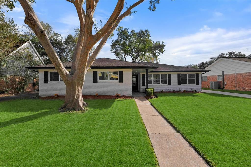 Property Photo: 6235 Dumfries Drive TX 77096