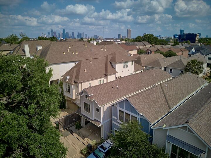 Property Photo:  5235A Petty Street  TX 77007 