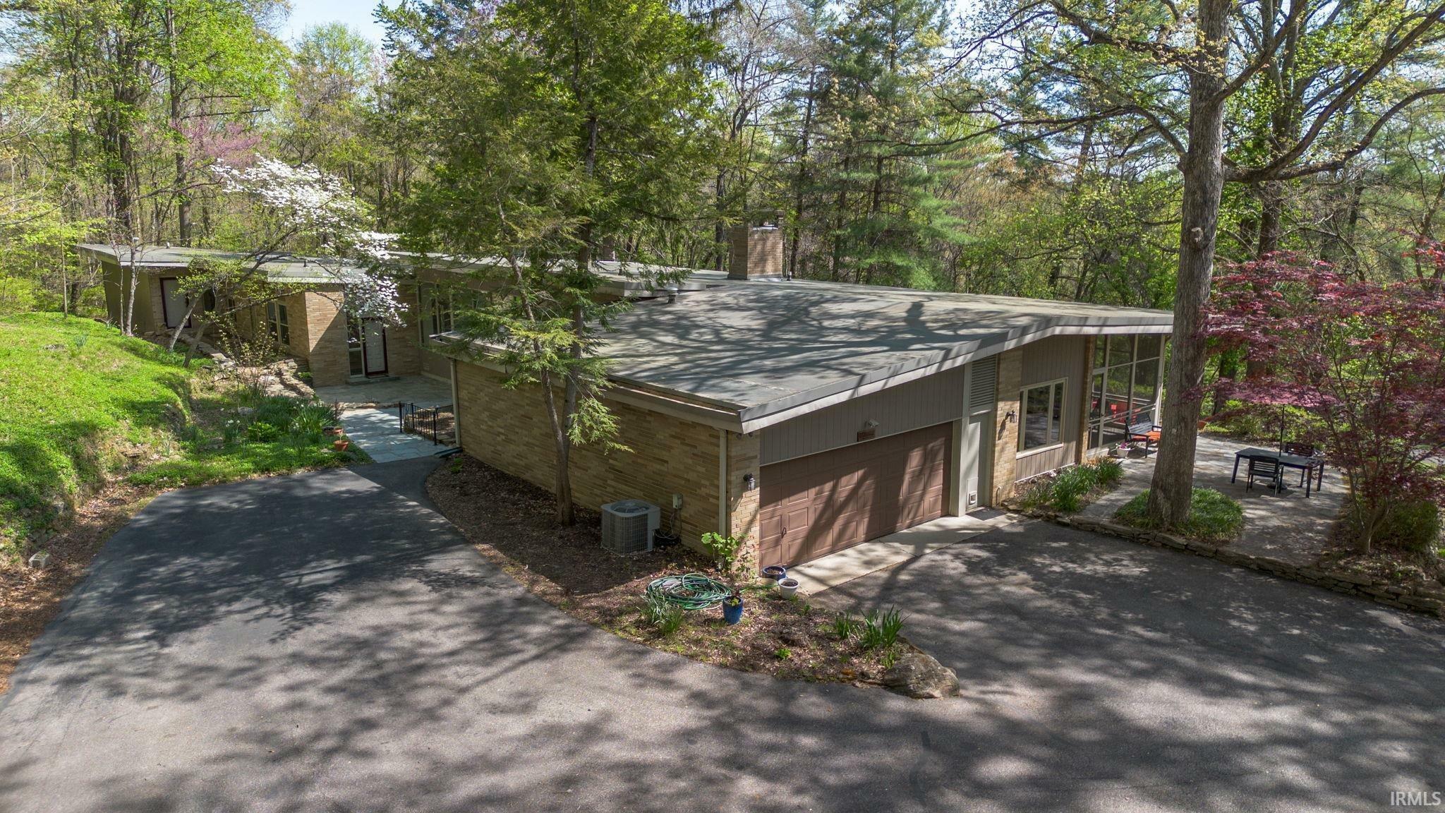 Property Photo: 9806 Raintree Dr N IN 47201