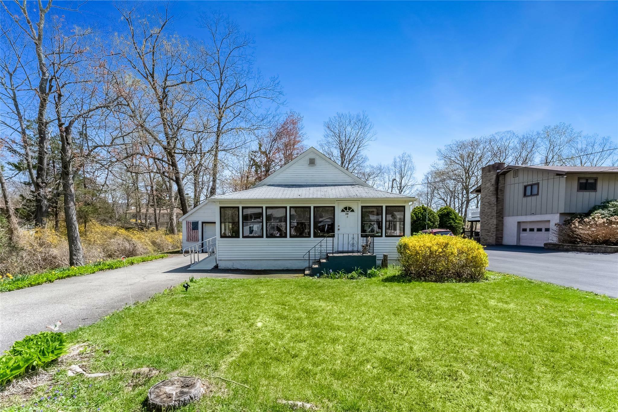 30 Julie Lane  Greenwood Lake NY 10925 photo
