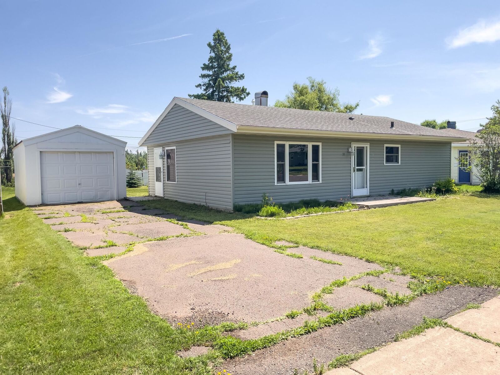 Property Photo:  53 Edwards Dr  MN 55614 