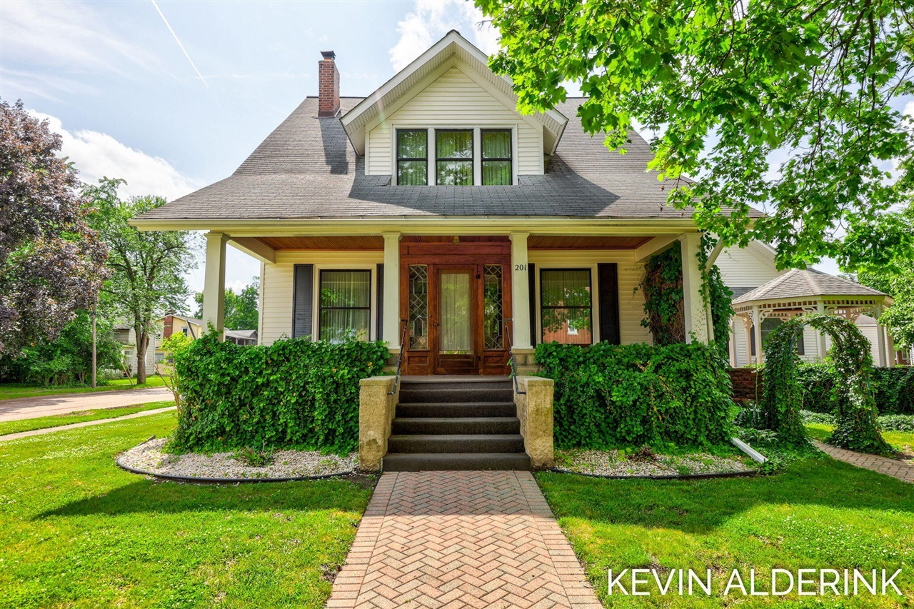 201 N Woodworth Street  Corunna MI 48817-1354 photo
