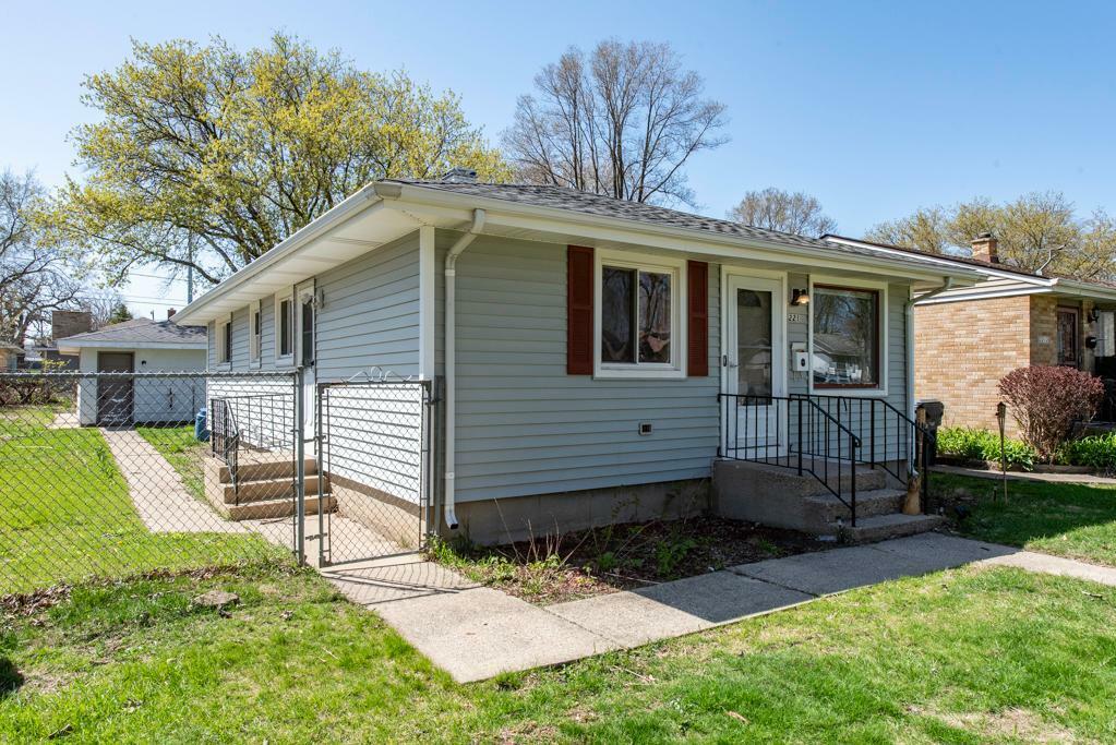 Property Photo: 2214 Gilead Avenue IL 60099