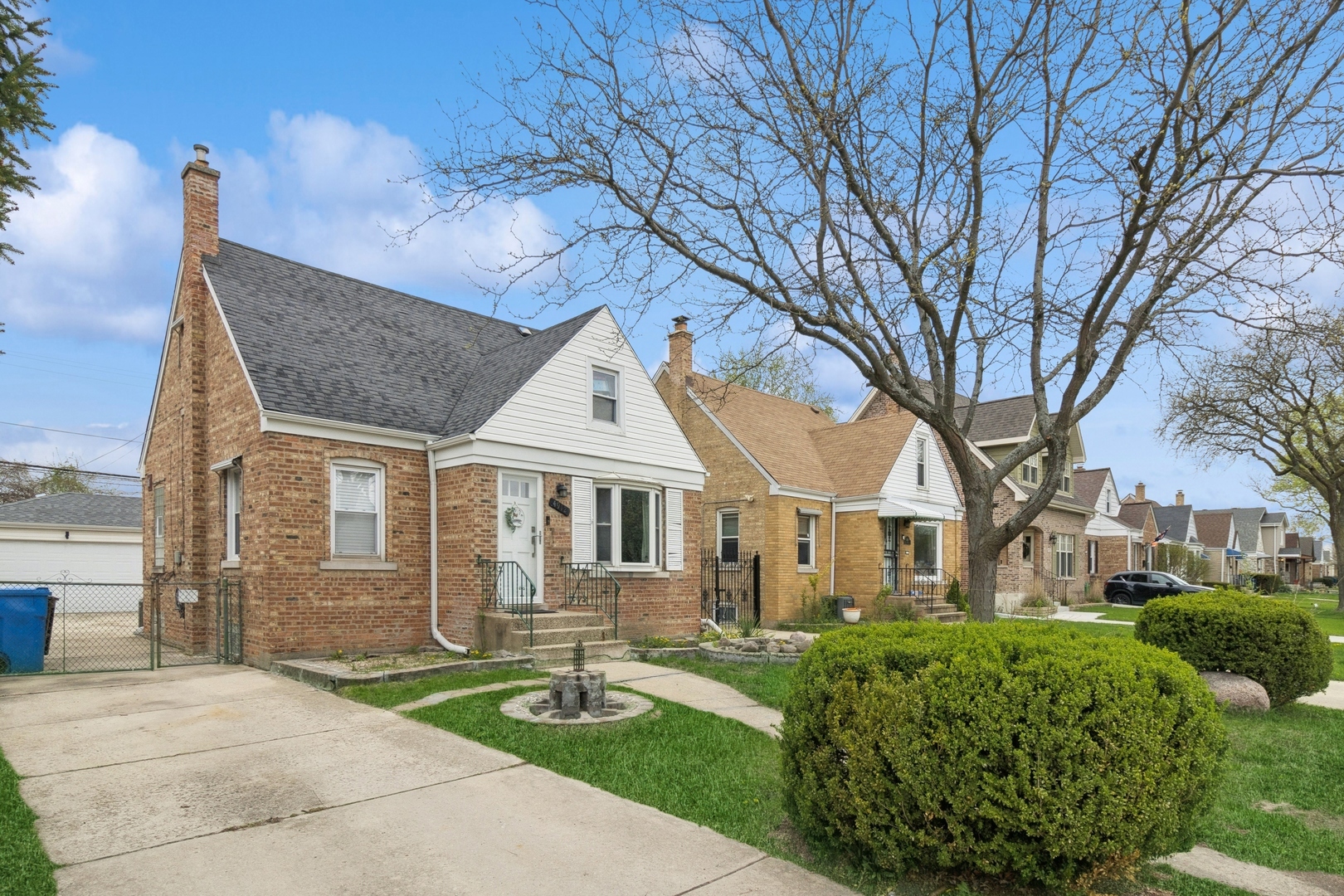 Property Photo: 4912 N Mulligan Avenue IL 60630
