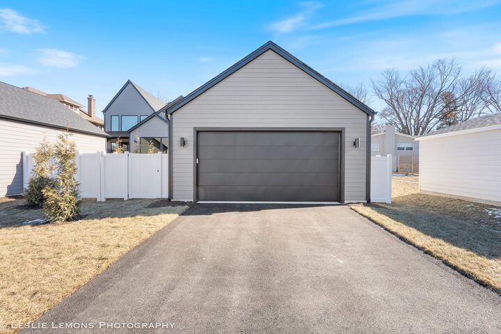 Property Photo: 827 N Ellsworth Street IL 60563