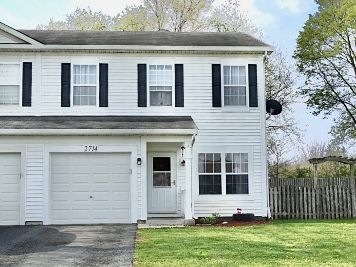 Property Photo: 2714 Hoffman Street IL 60545