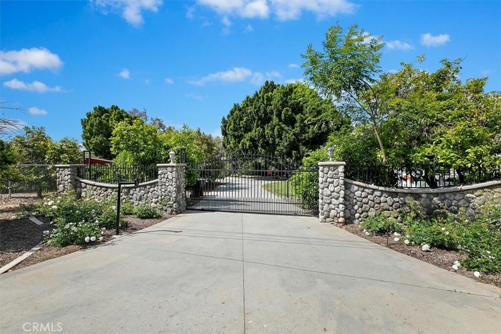 2190 St Lawrence Street  Riverside CA 92504 photo