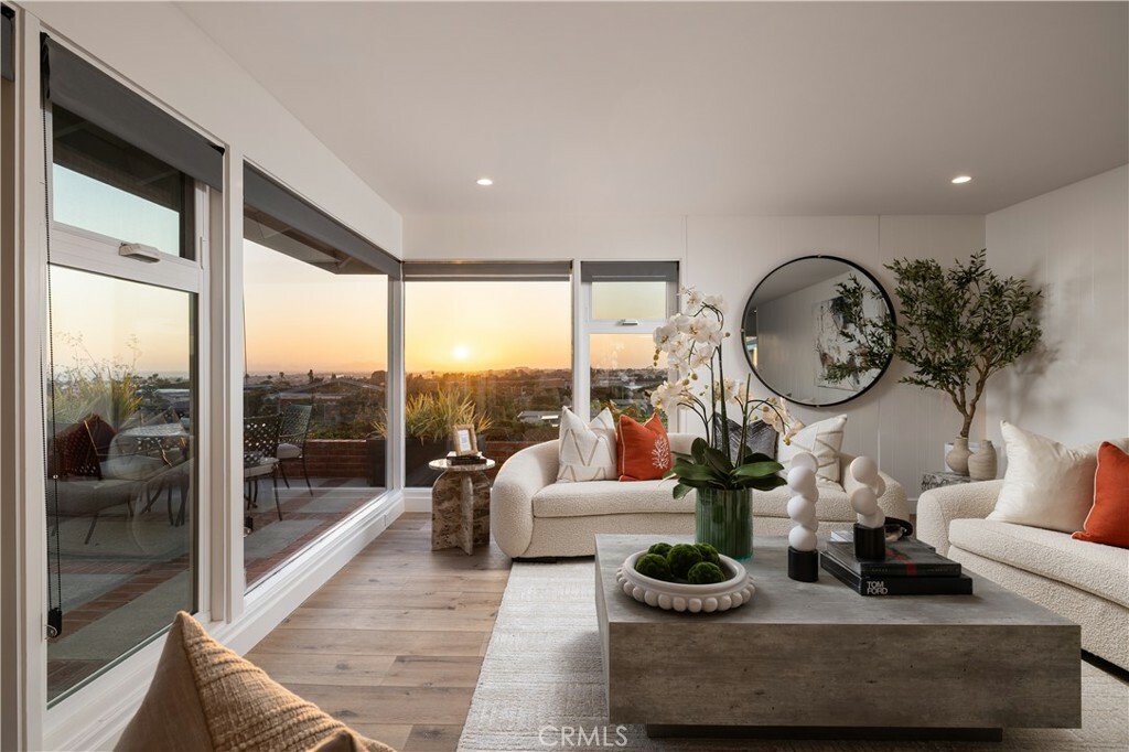 Property Photo:  1007 White Sails Way  CA 92625 