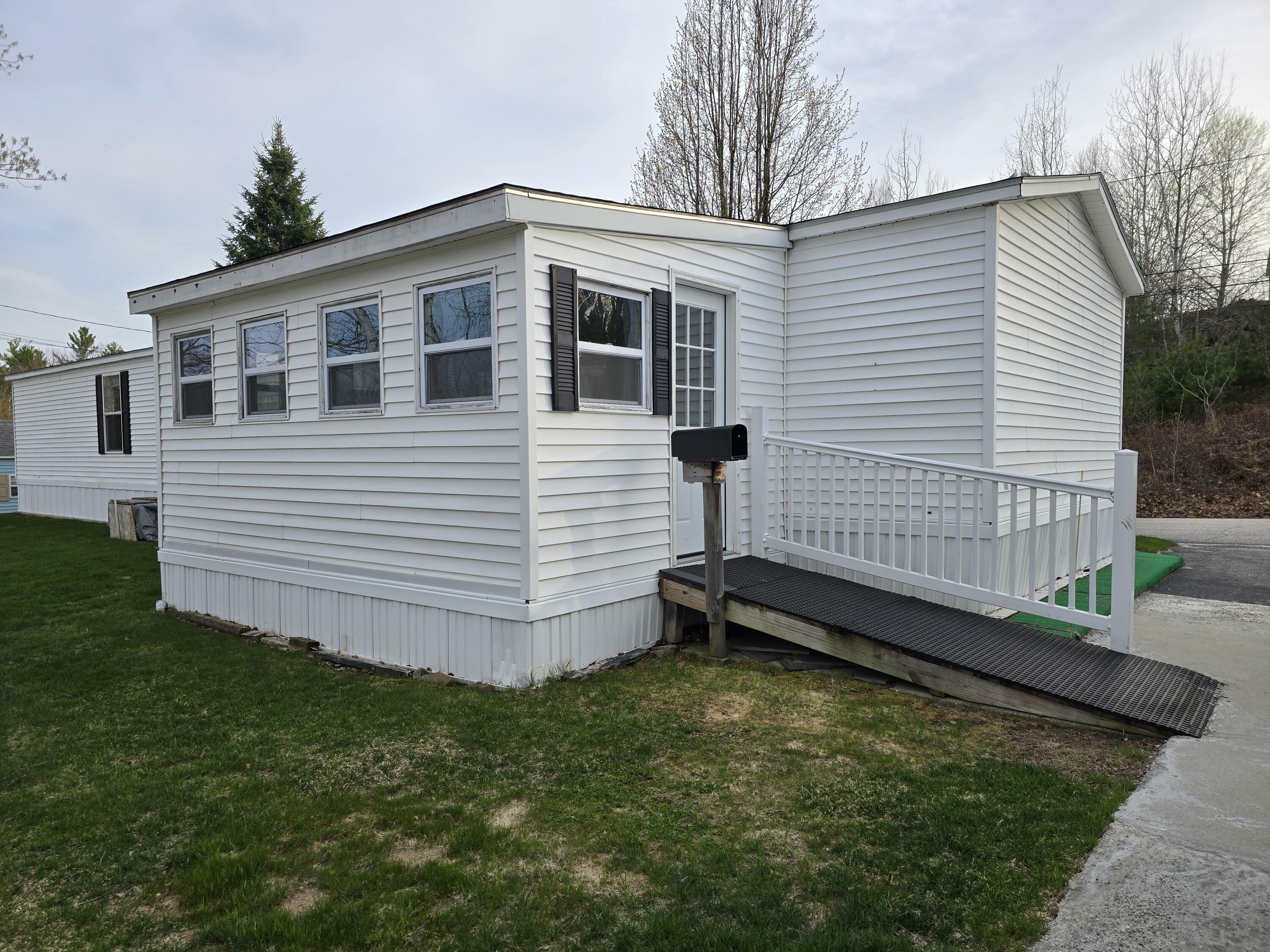 Property Photo: 8 Sycamore Drive ME 04268