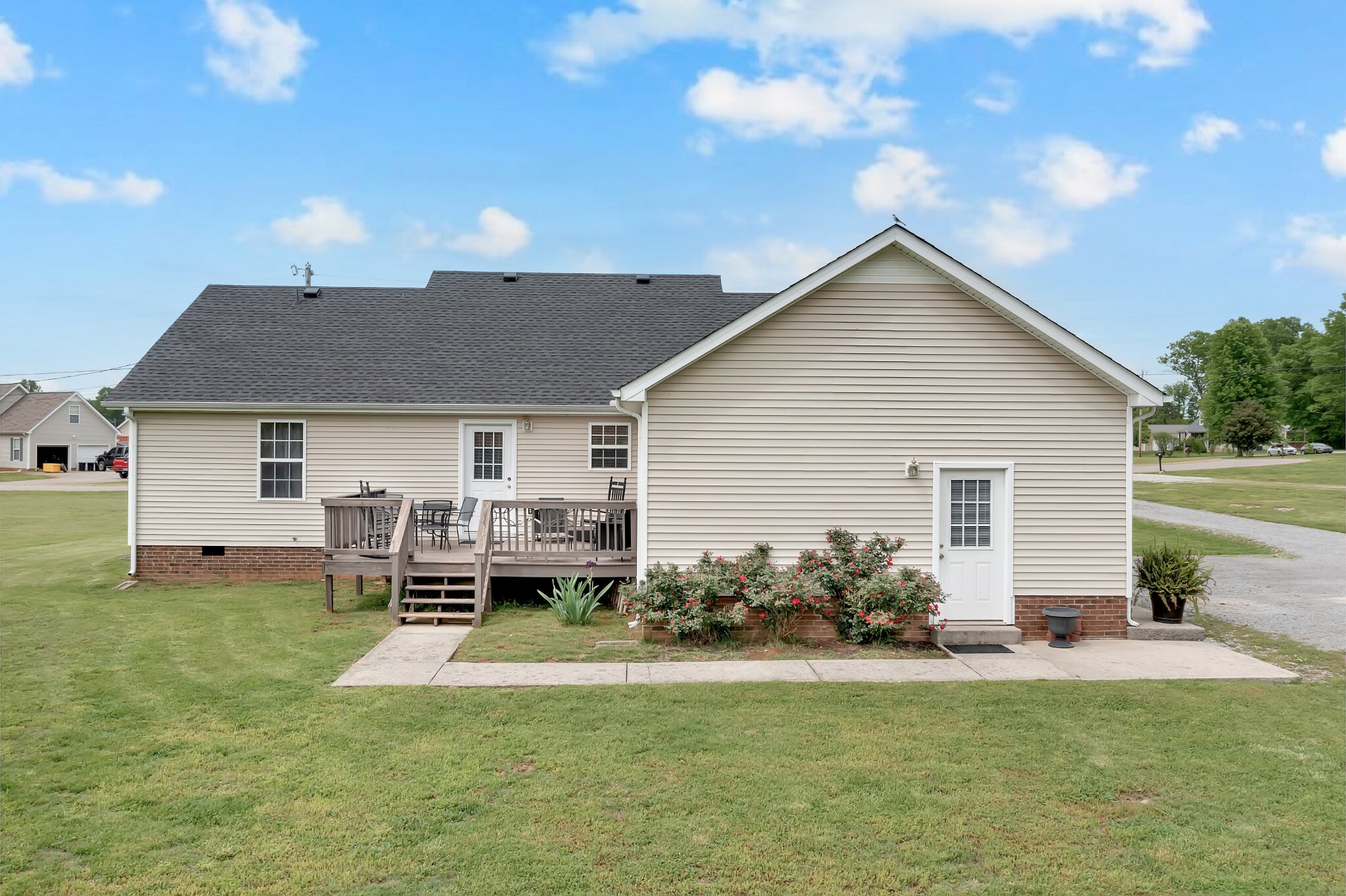 Property Photo: 110 Broomsage Cir TN 37180