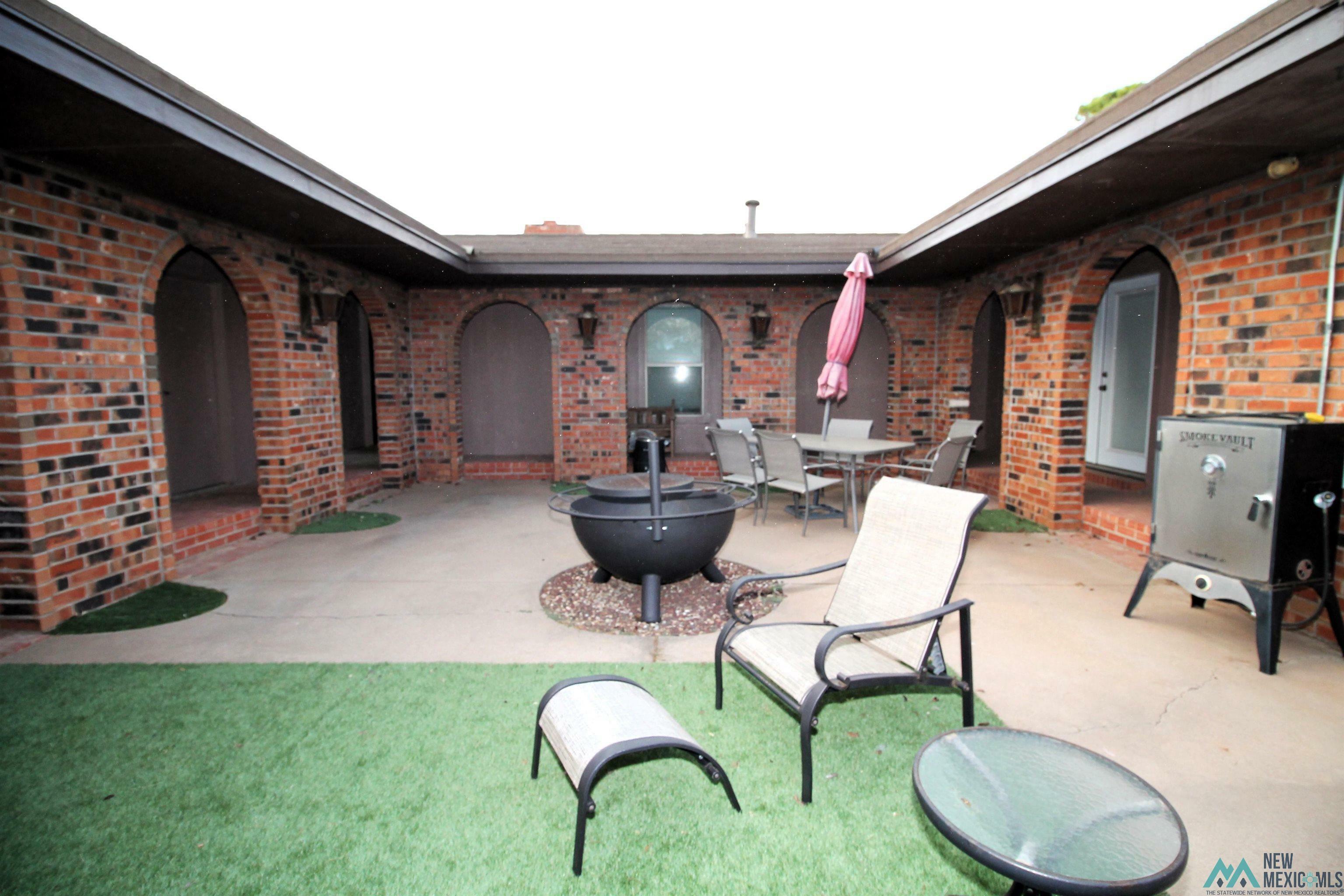 Property Photo: 1500 Fairmont Court NM 88101