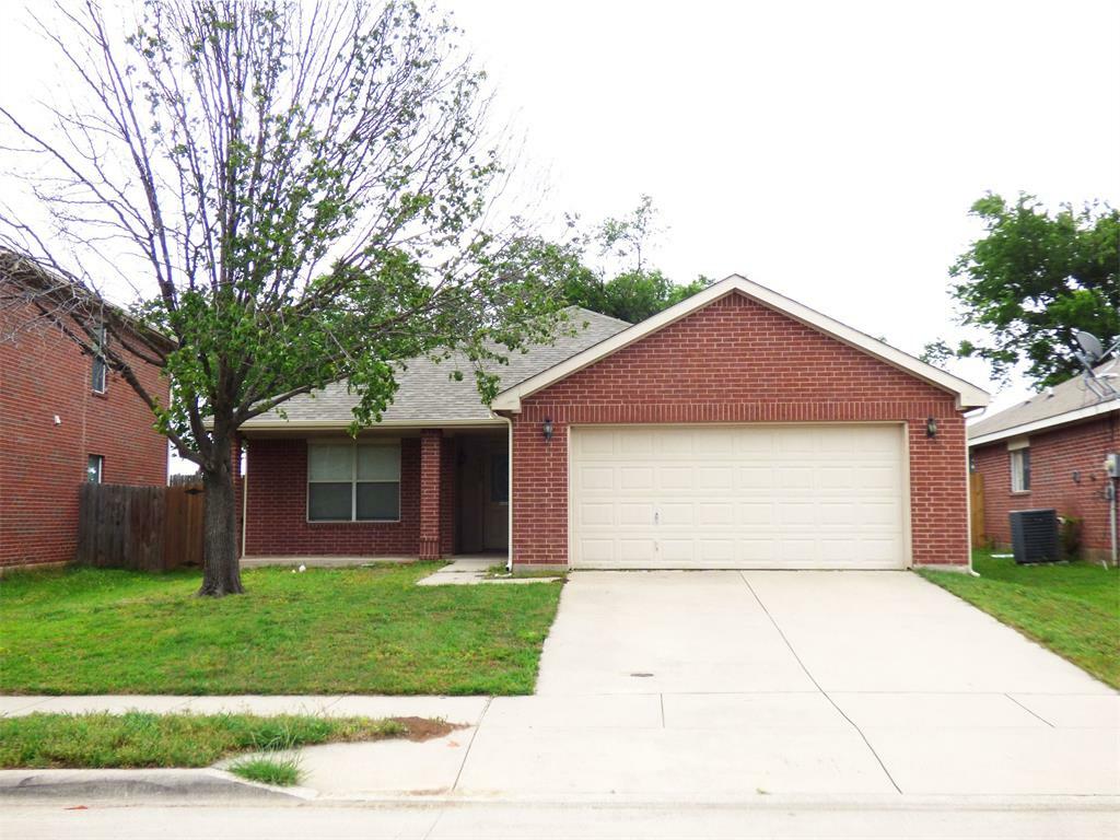 Property Photo: 8532 Hawkview Drive TX 76179