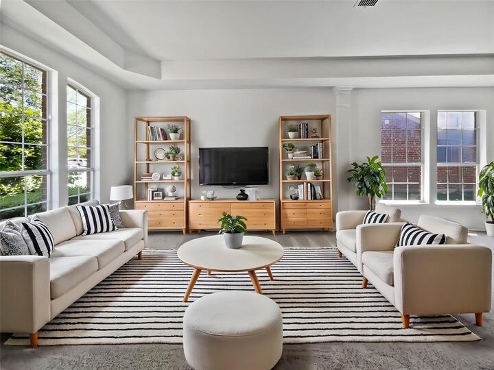 Property Photo: 1325 Tidwell Lane TX 75009