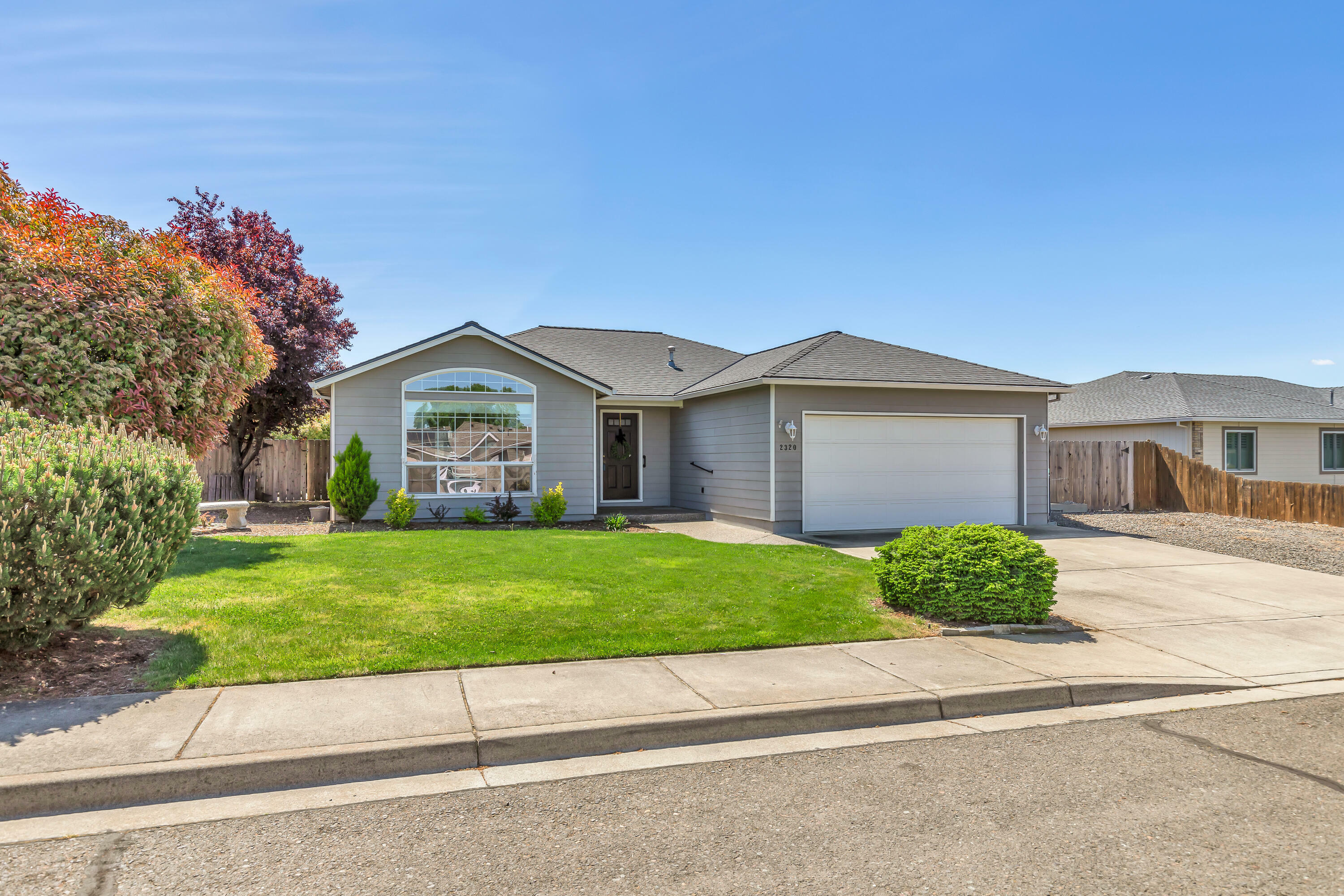 Property Photo: 2320 Savannah Drive OR 97502