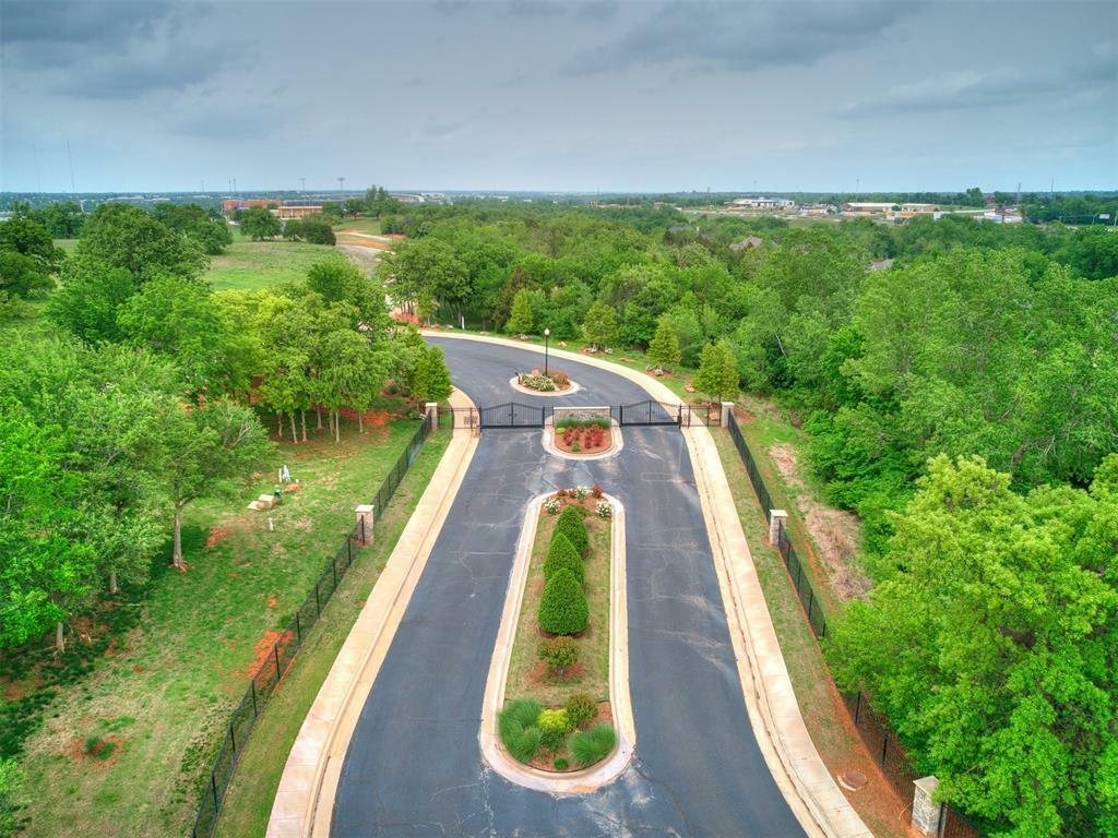 Property Photo: 4404 Redbud Circle OK 73111