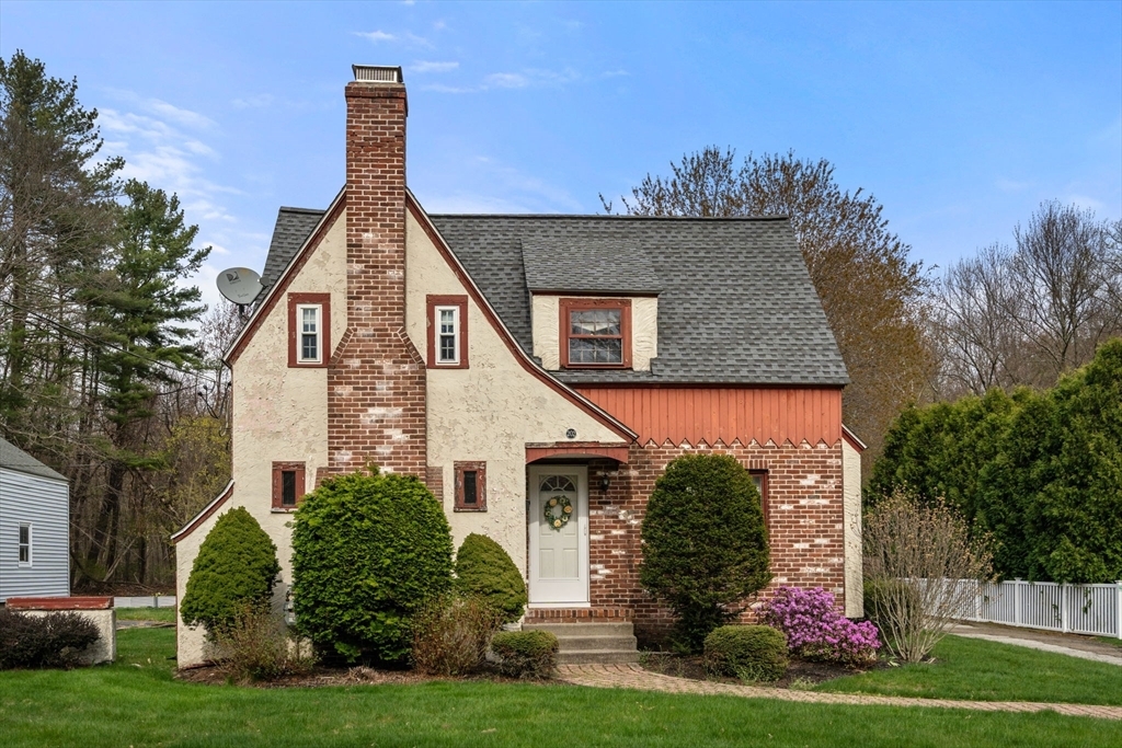 Property Photo:  202 Holden St  MA 01520 