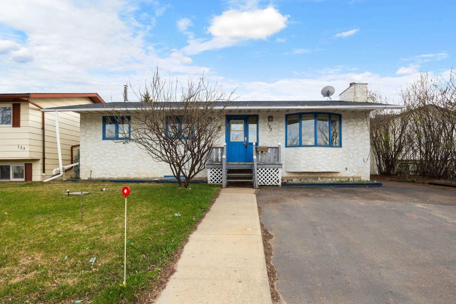 Property Photo: 137 Parmenter Crescent AB T9K 1L7