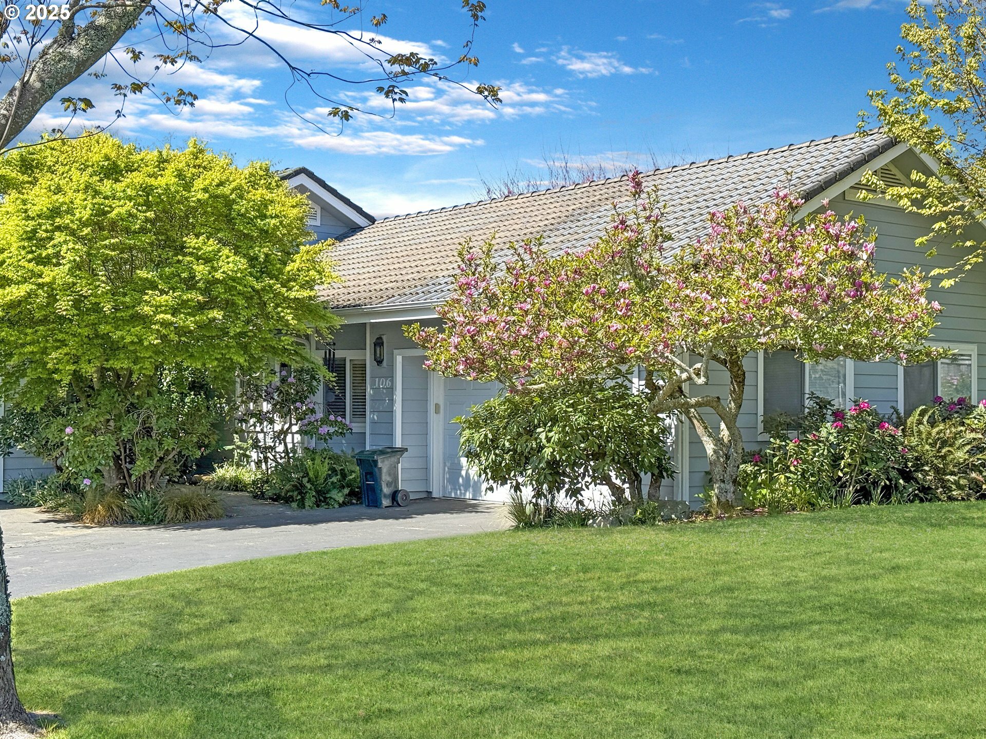 Property Photo: 106 Schooner Bay Dr OR 97415