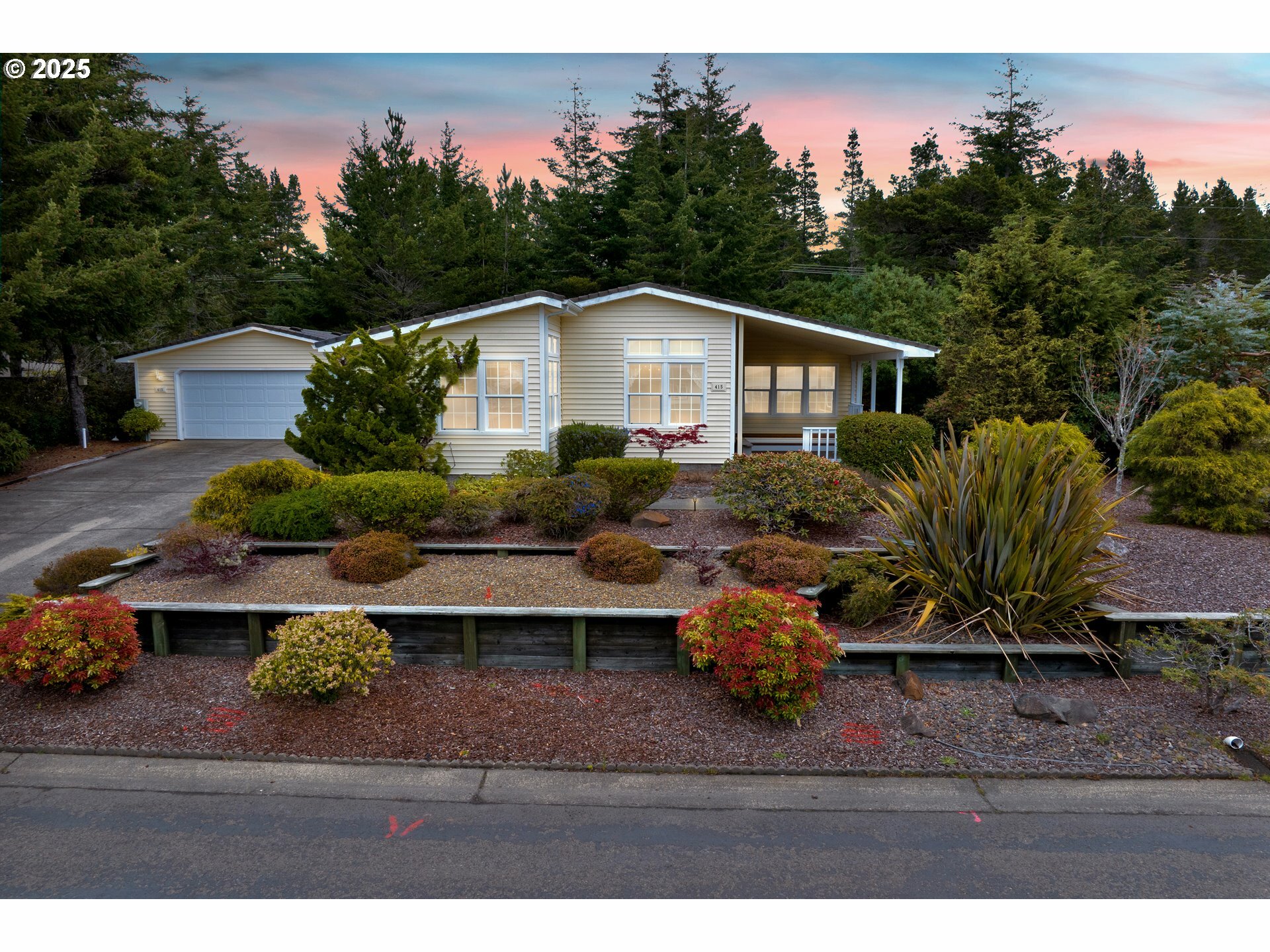 415 Sherwood Loop  Florence OR 97439 photo