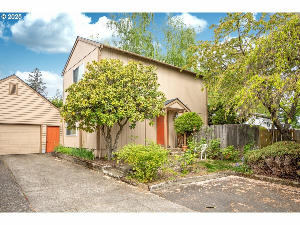 Property Photo:  4553 SW Luradel St  OR 97219 