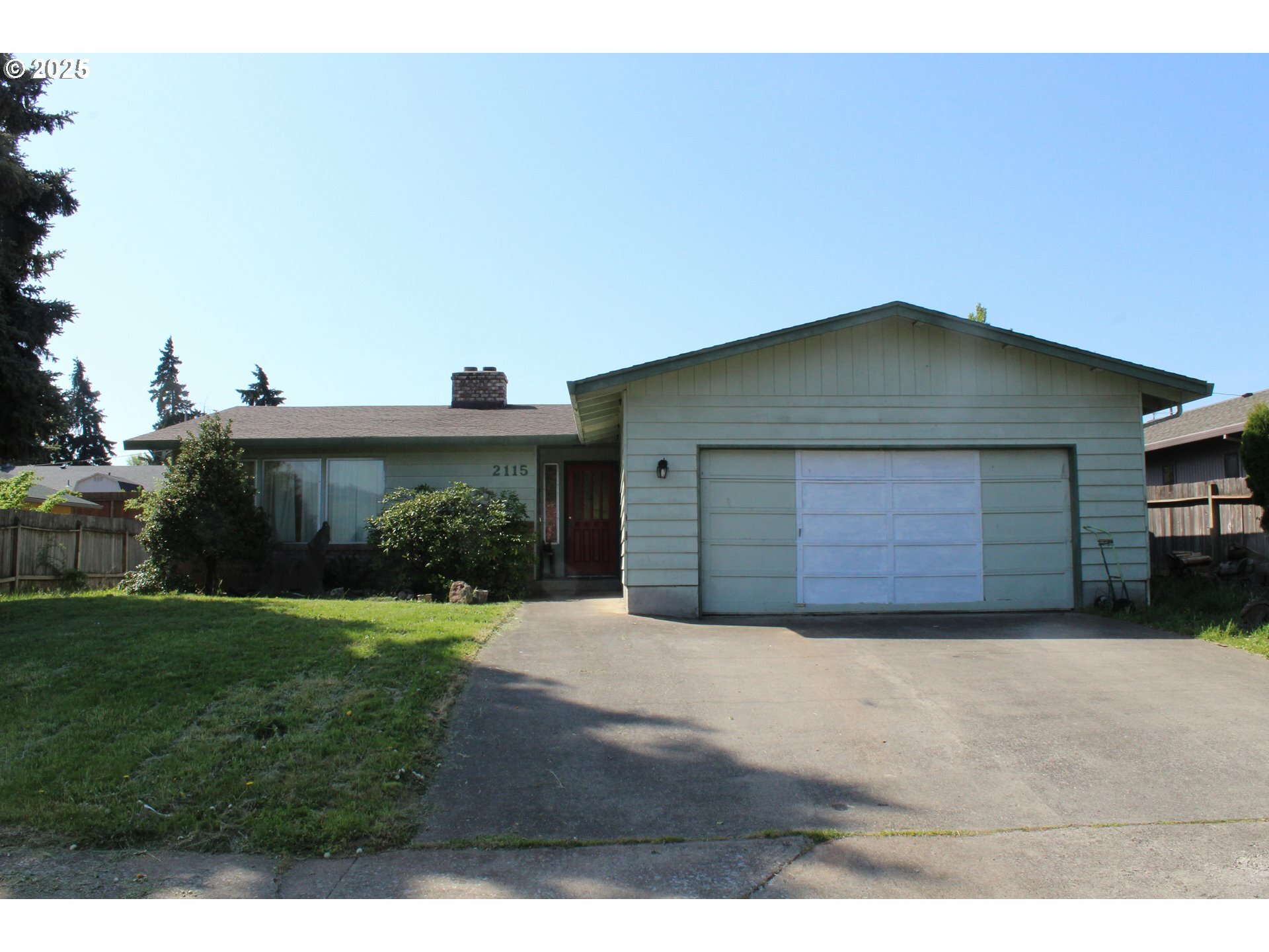Property Photo: 2115 Eugene St OR 97031