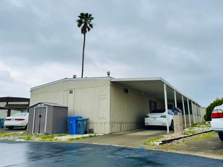 Property Photo: 192 Hawaii Circle 192 CA 94587