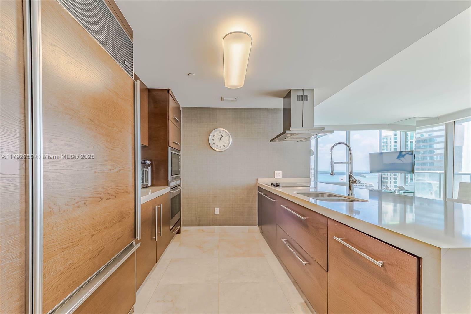 Property Photo: 495 Brickell Ave 2801 FL 33131