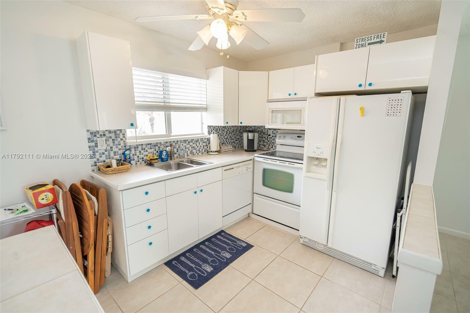 Property Photo: 300 Pierce St 4 FL 33019