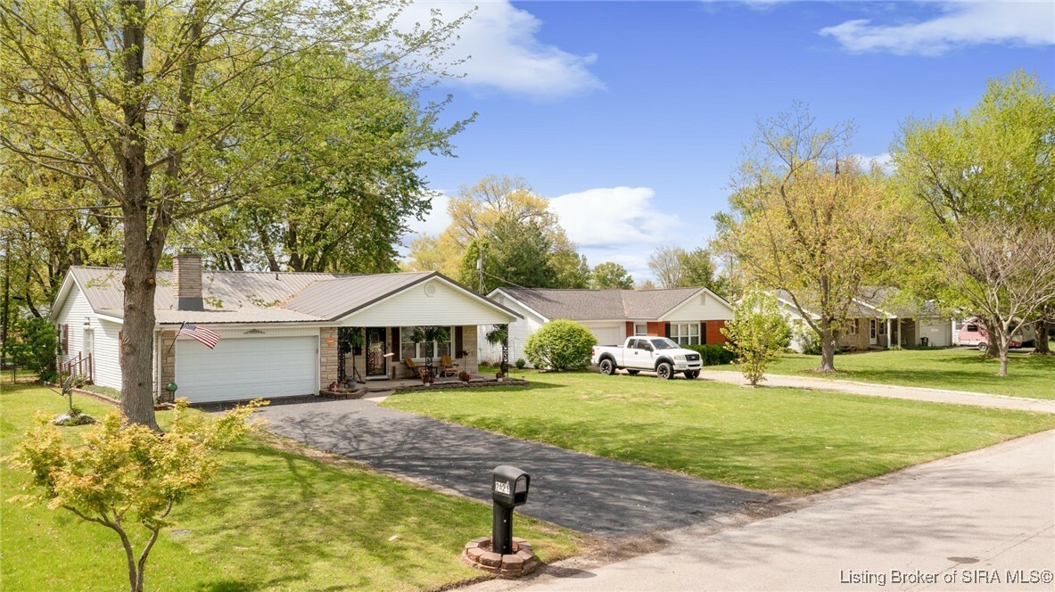 Property Photo: 2421 Cypress Street IN 47250